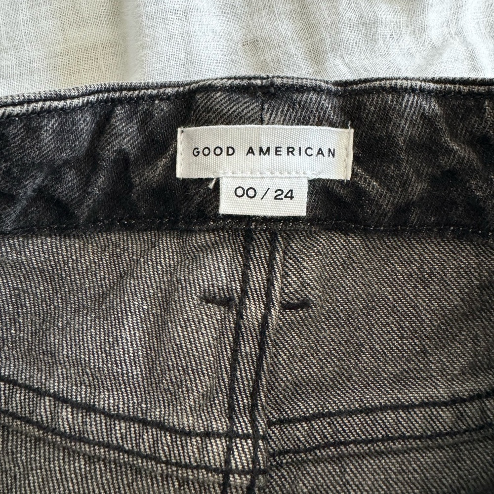 Good American Good Girlfriend High Rise Distressed Black Jeans Size 00/24 - Picture 7 of 12